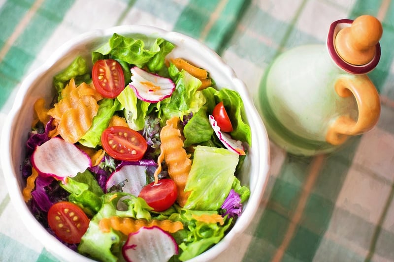 Chickpea Salad with Mixed Greens and Avocado
